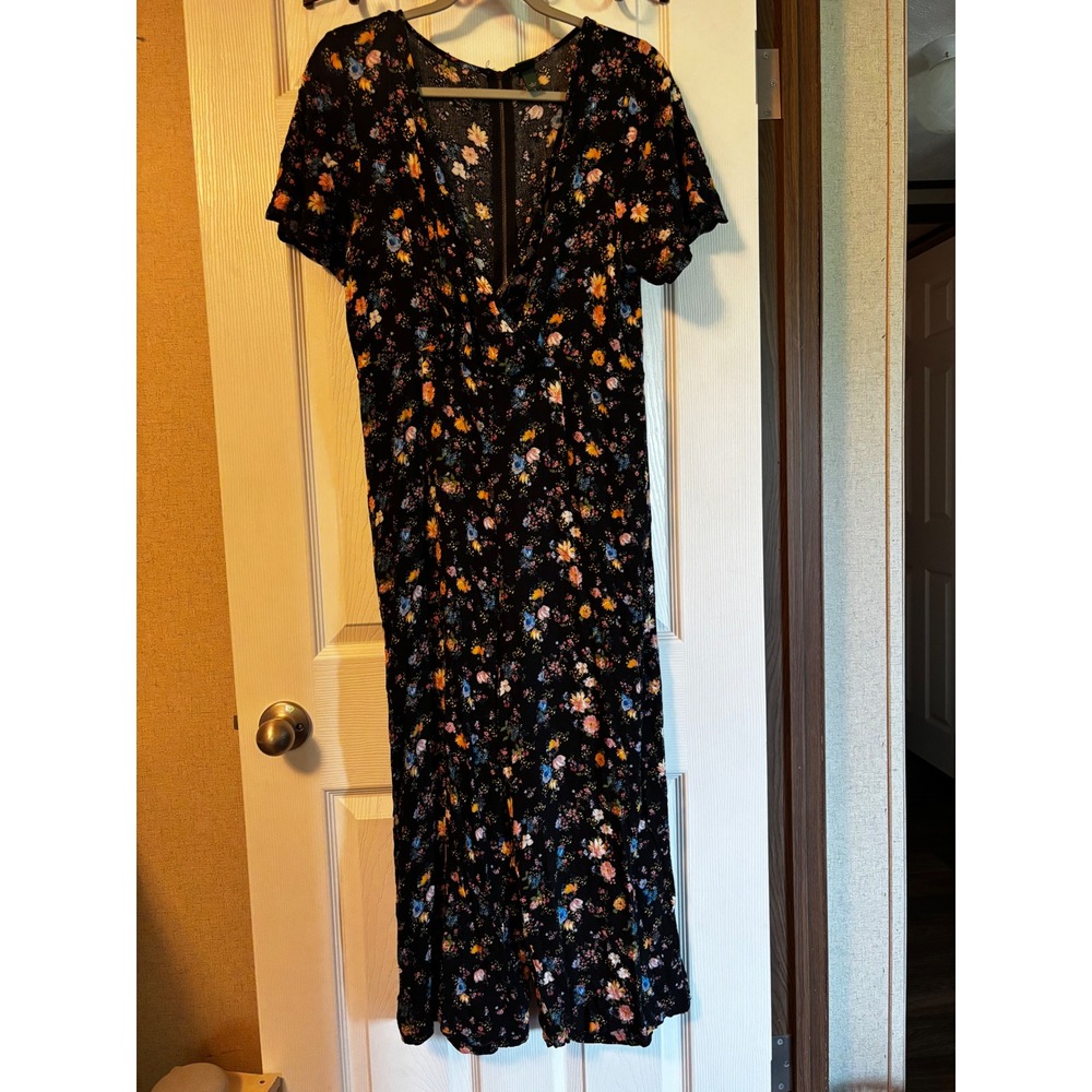 Wild Fable Black Floral Wide Leg Jumpsuit V-Neck Short Sleeve Rayon VN1299629